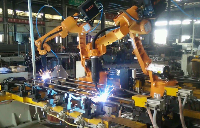 工业机器人与加工设备的柔性化组合